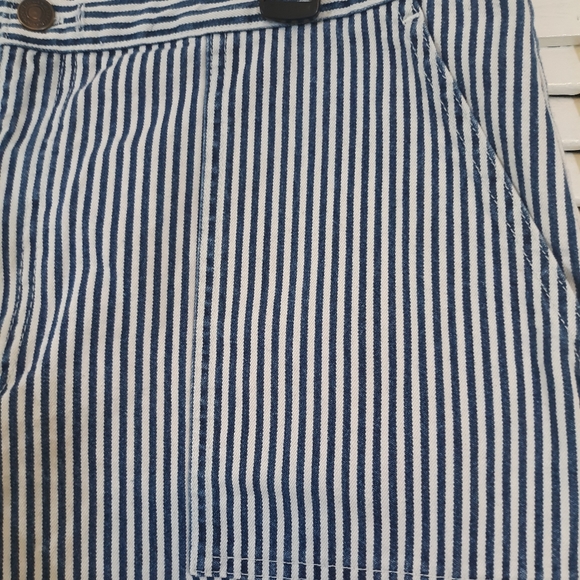 Newport news vtg pinstripe shorts 34   *8 - Picture 3 of 4